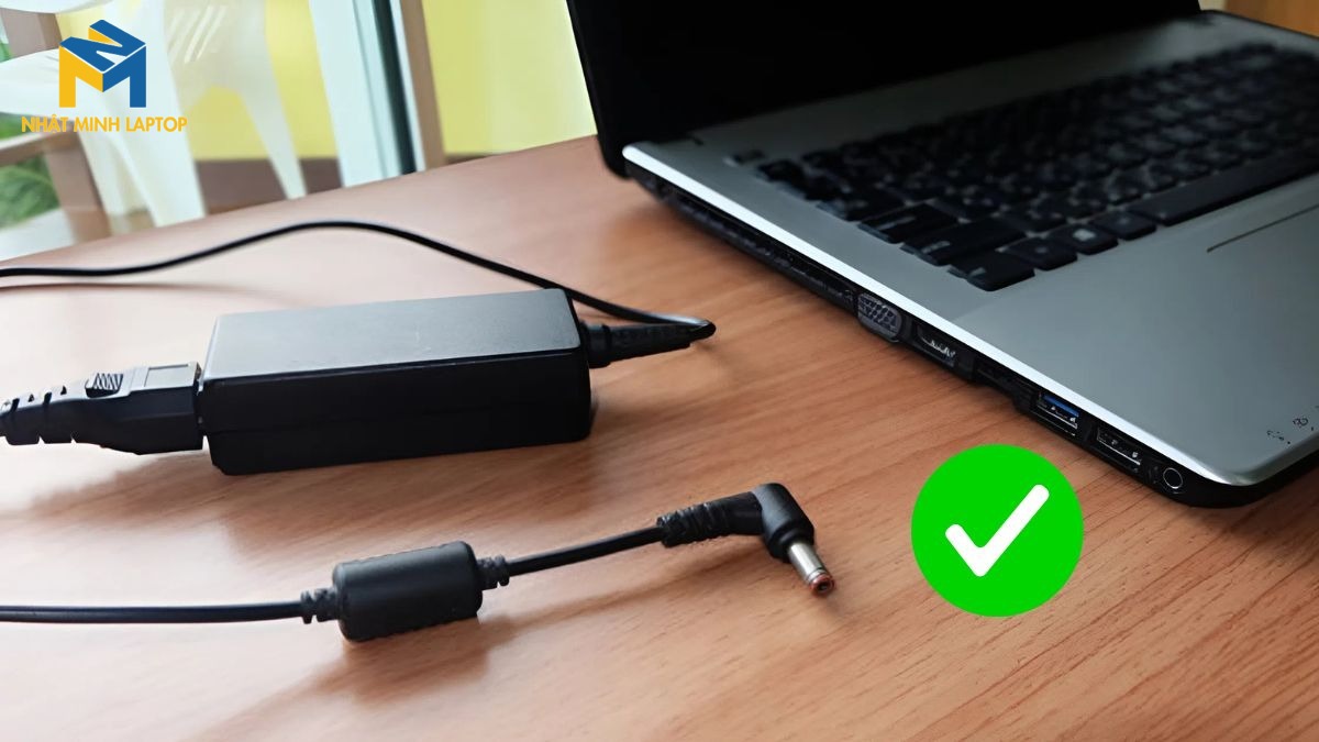 Kiểm tra nguồn điện và bộ sạc