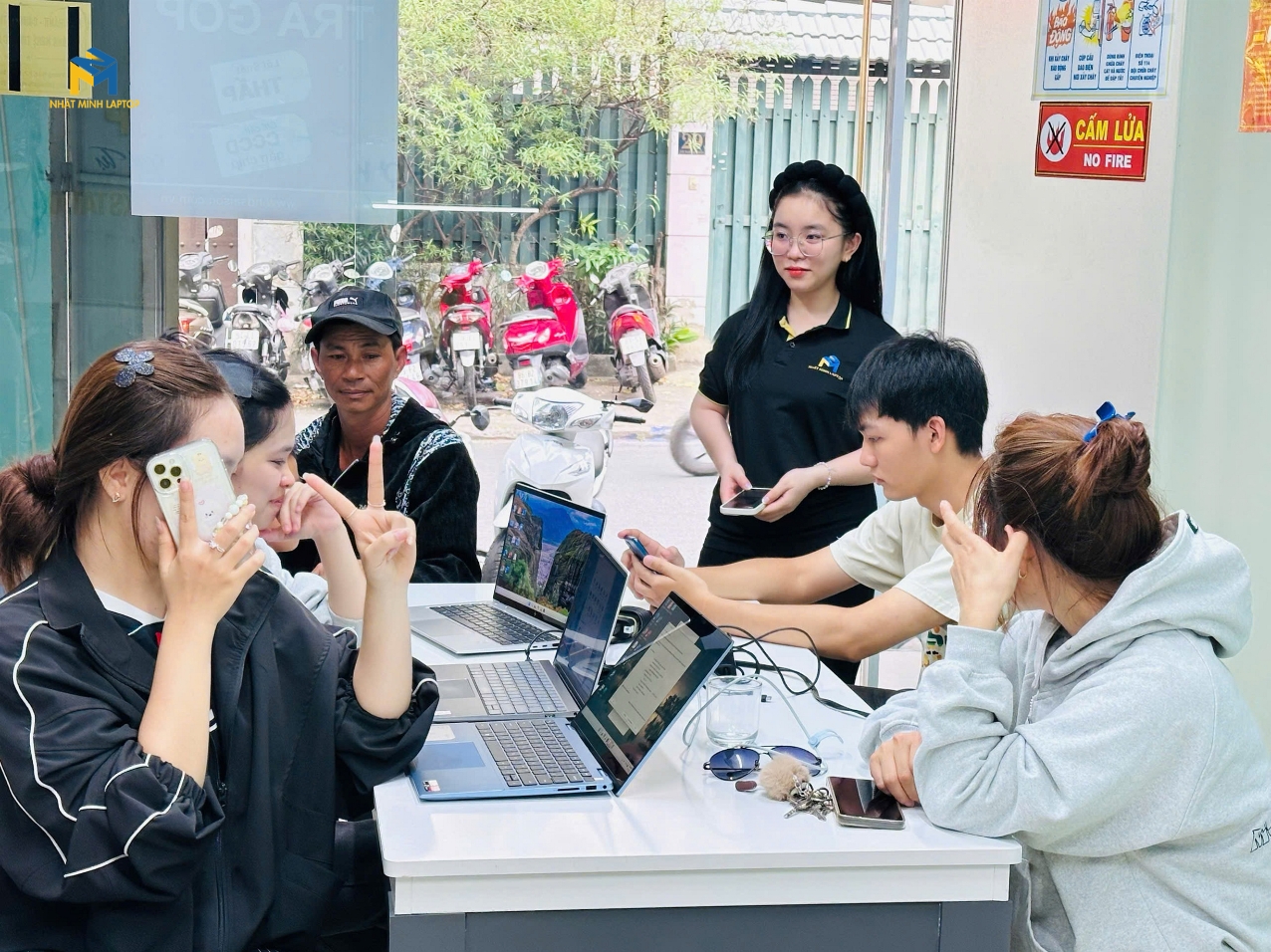 Câu Hỏi Thường Gặp (FAQ) Về Việc Mua Máy Cũ