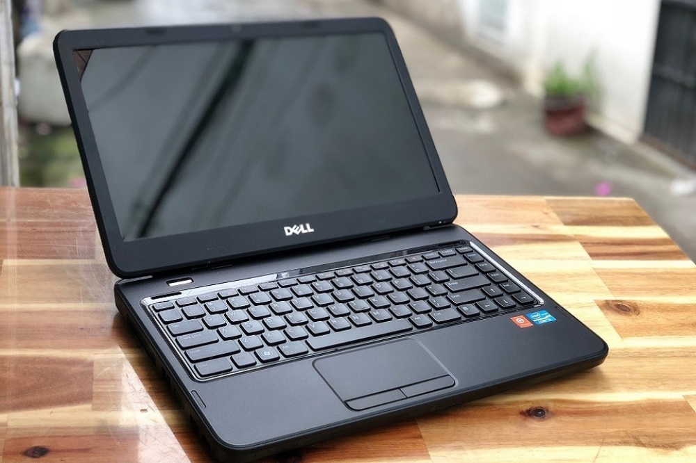 laptop Dell khởi động không lên màn hình