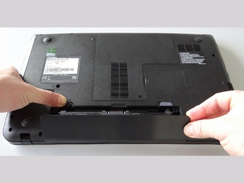 laptop Dell khởi động không lên màn hình