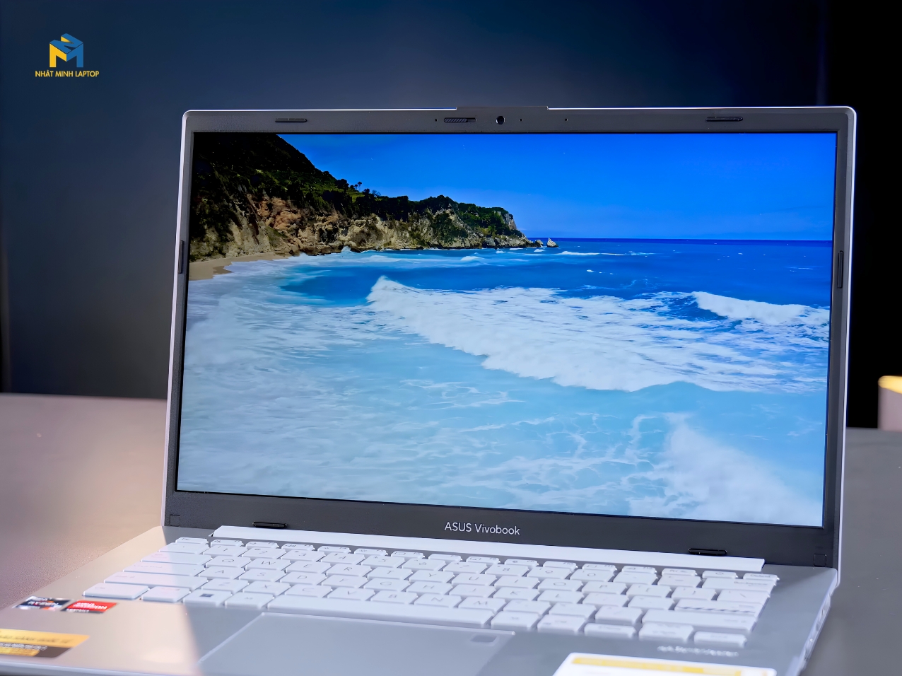 Màn hình 14 inch FHD sắc nét trên laptop ASUS Vivobook