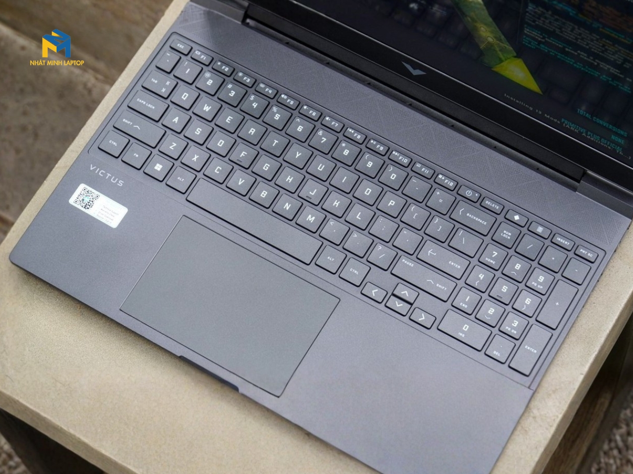 Bàn phím Full-size tích hợp phím số