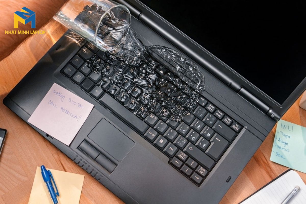 Các yếu tố ảnh hưởng đến khả năng sửa chữa khi laptop bị vô nước