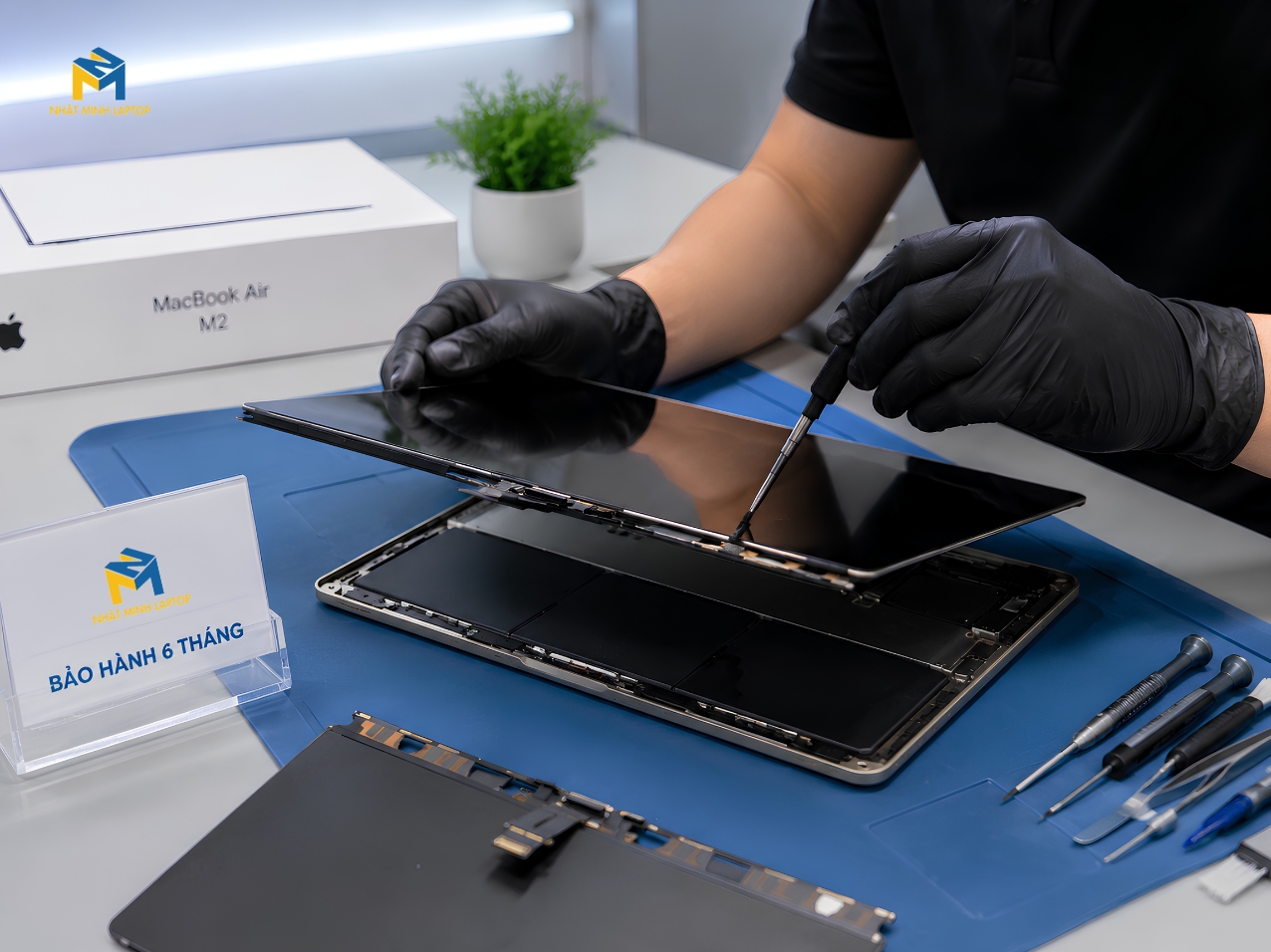 Quyền Lợi Khi Thay Màn Hình MacBook Air M2 Tại Nhật Minh Laptop