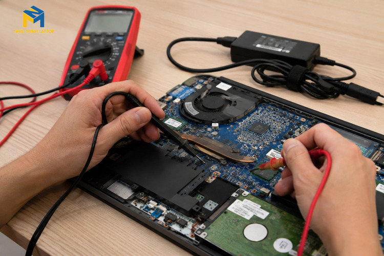 Laptop Asus lỗi nguồn và không khởi động được