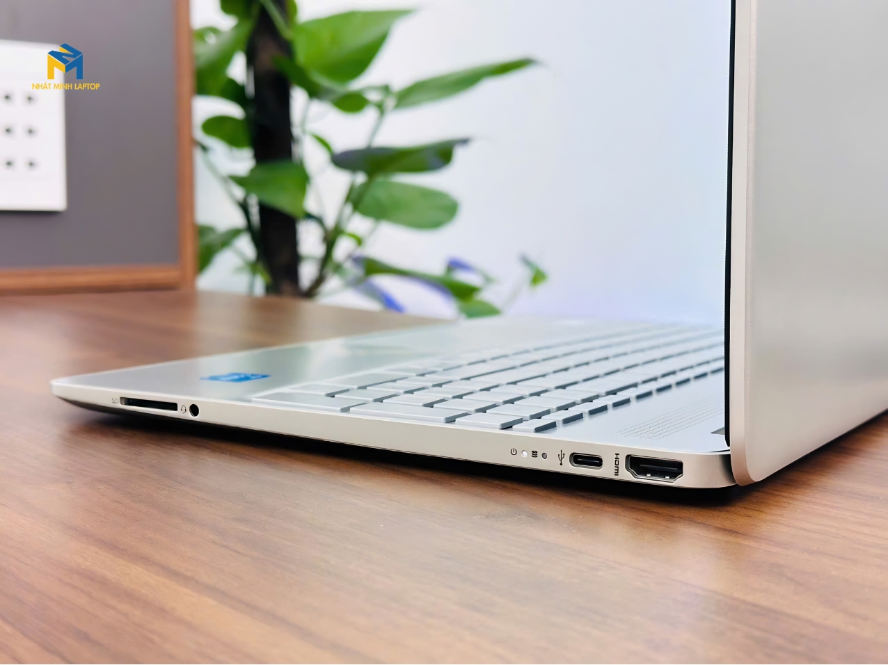 Kết nối đa dạng và thời lượng pin sử dụng