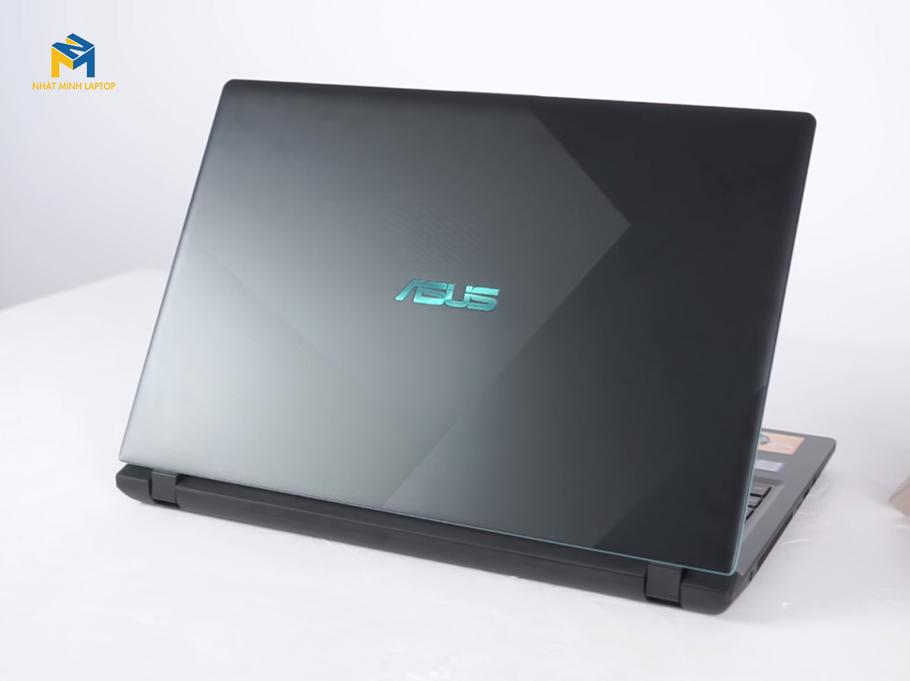 thiết kế asus f560ud