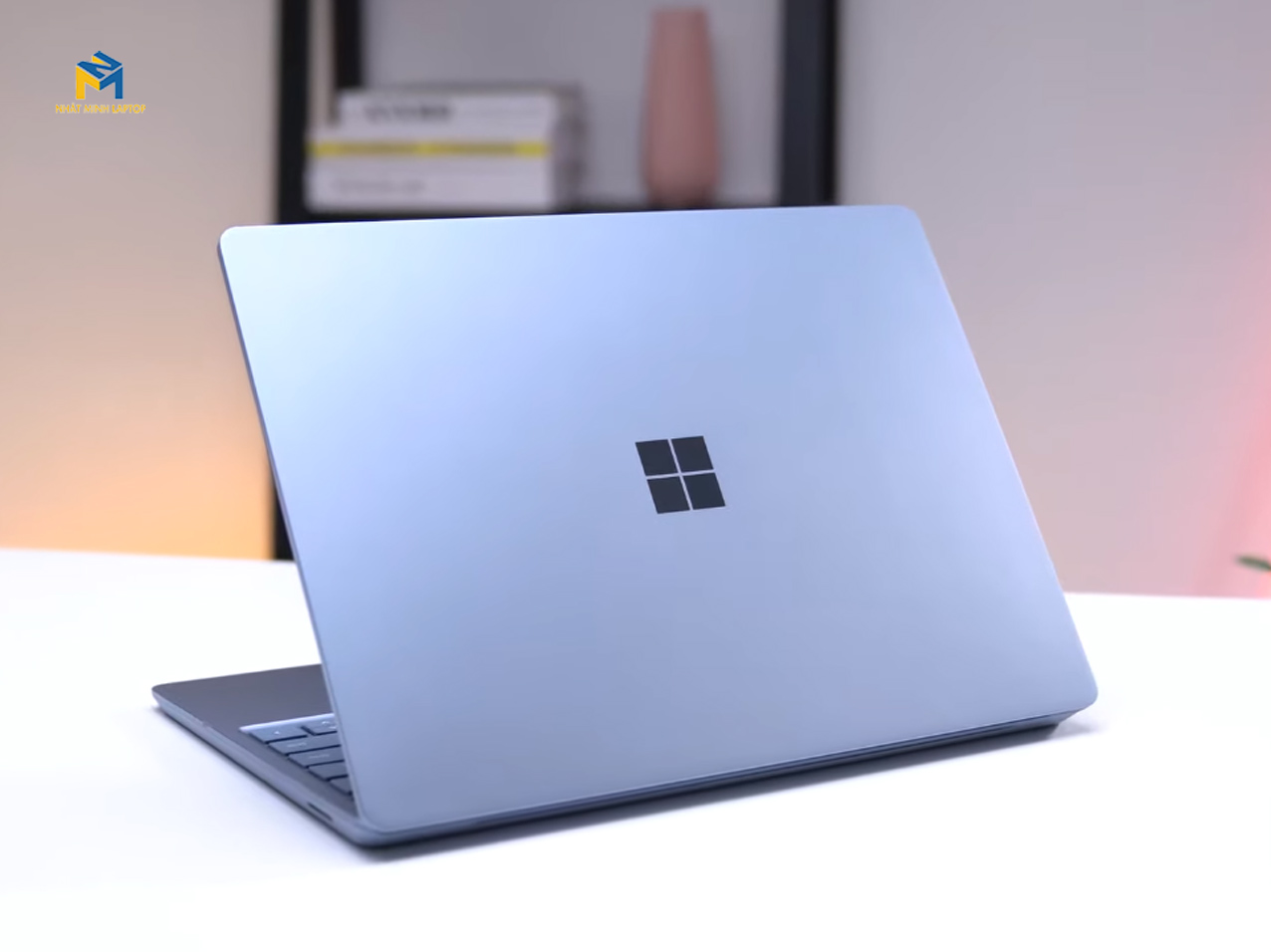 thiết kế surface laptop go