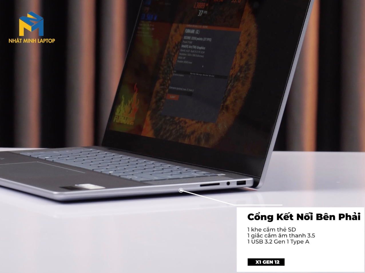 Cổng kết nối bên phải