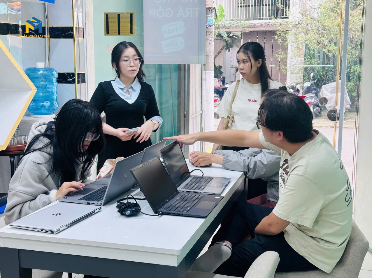 Địa chỉ có nhiều năm kinh doanh trong lĩnh vực Laptop - Uy tín chất lượng được đặt lên cao nhất