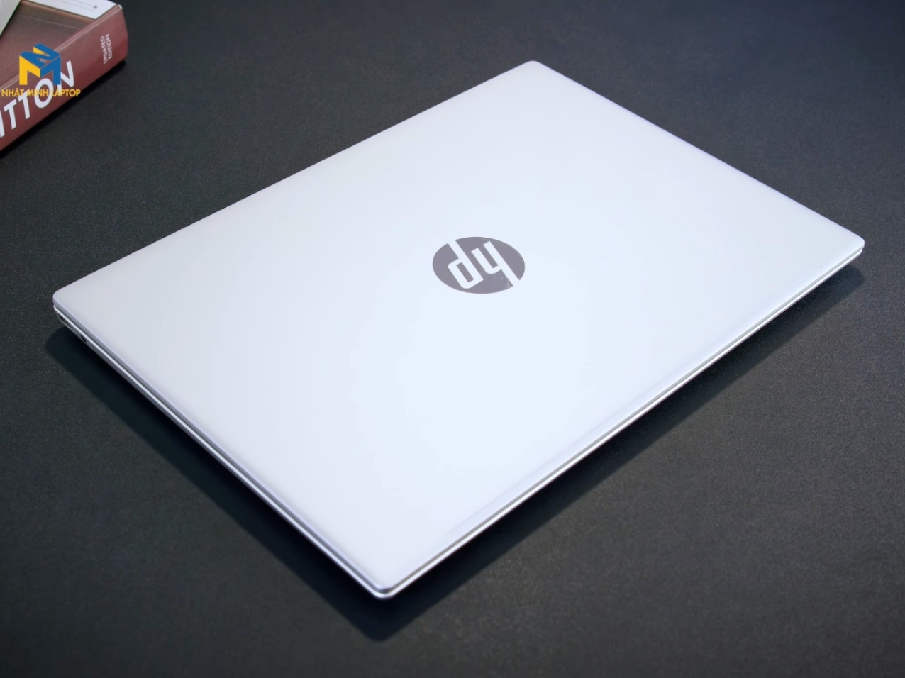 Sở hữu thiết kế hiện đại với tông màu bạc thanh lịch