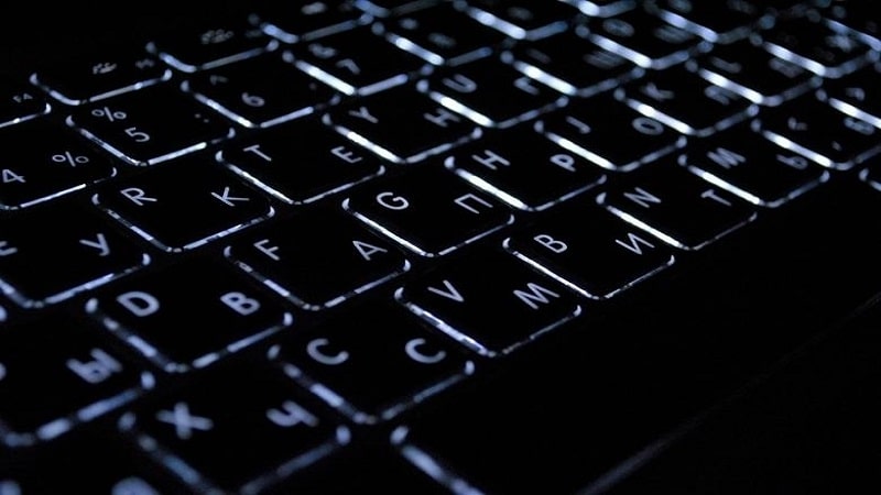 bật đèn bàn phím có thể làm laptop Dell nhanh hết pin