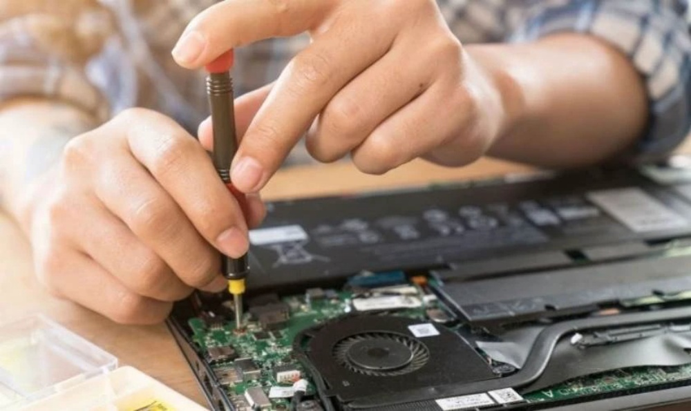 laptop Dell bị treo logo