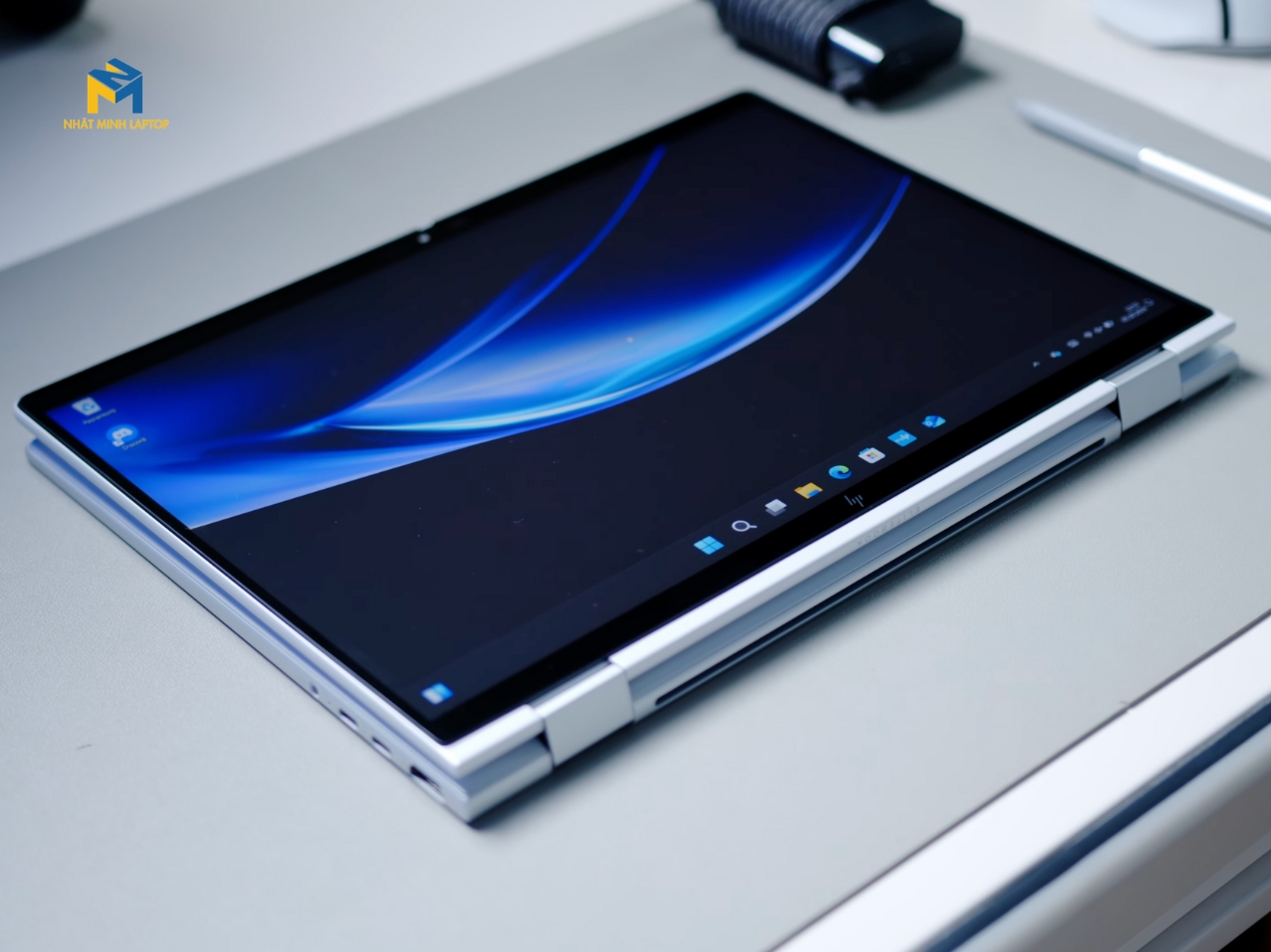 Màn hình 14 inch cảm ứng, hỗ trợ bút stylus tiện lợi
