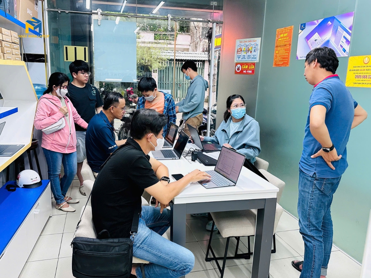 Mua HP EliteBook 640 G10 giá tốt ở đâu?
