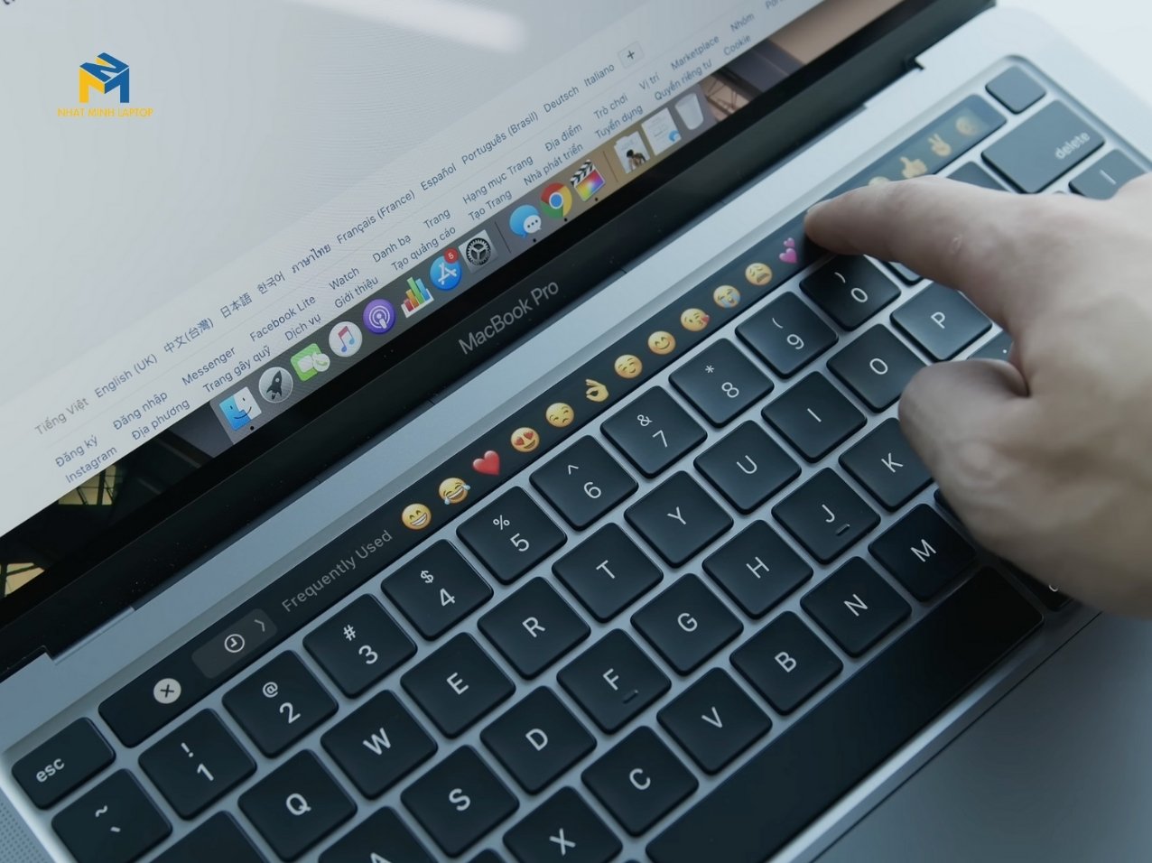 Bàn phím Magic Keyboard, Touch Bar thông minh