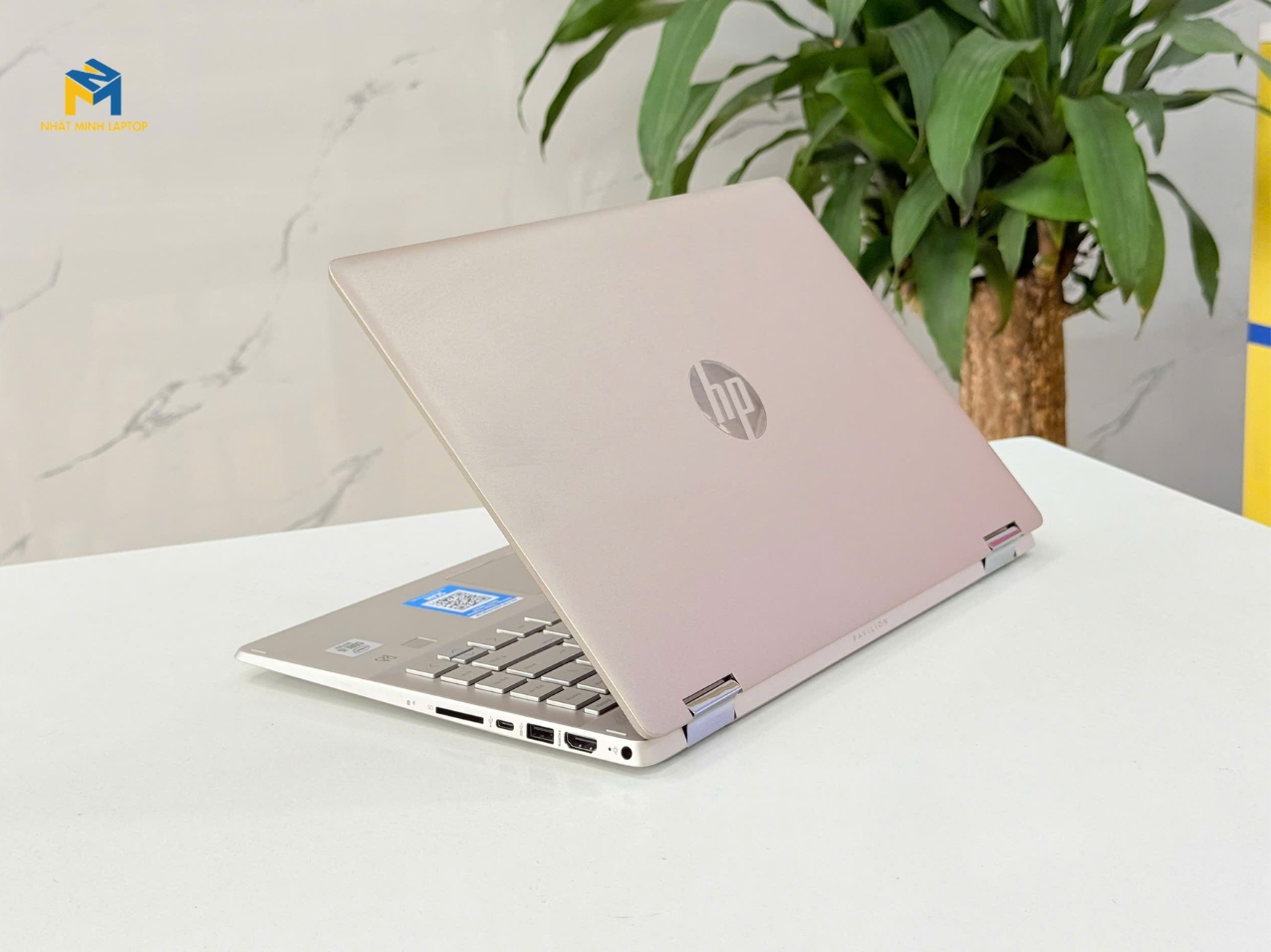 Trang bị đầy đủ các cổng kết nối cơ bản