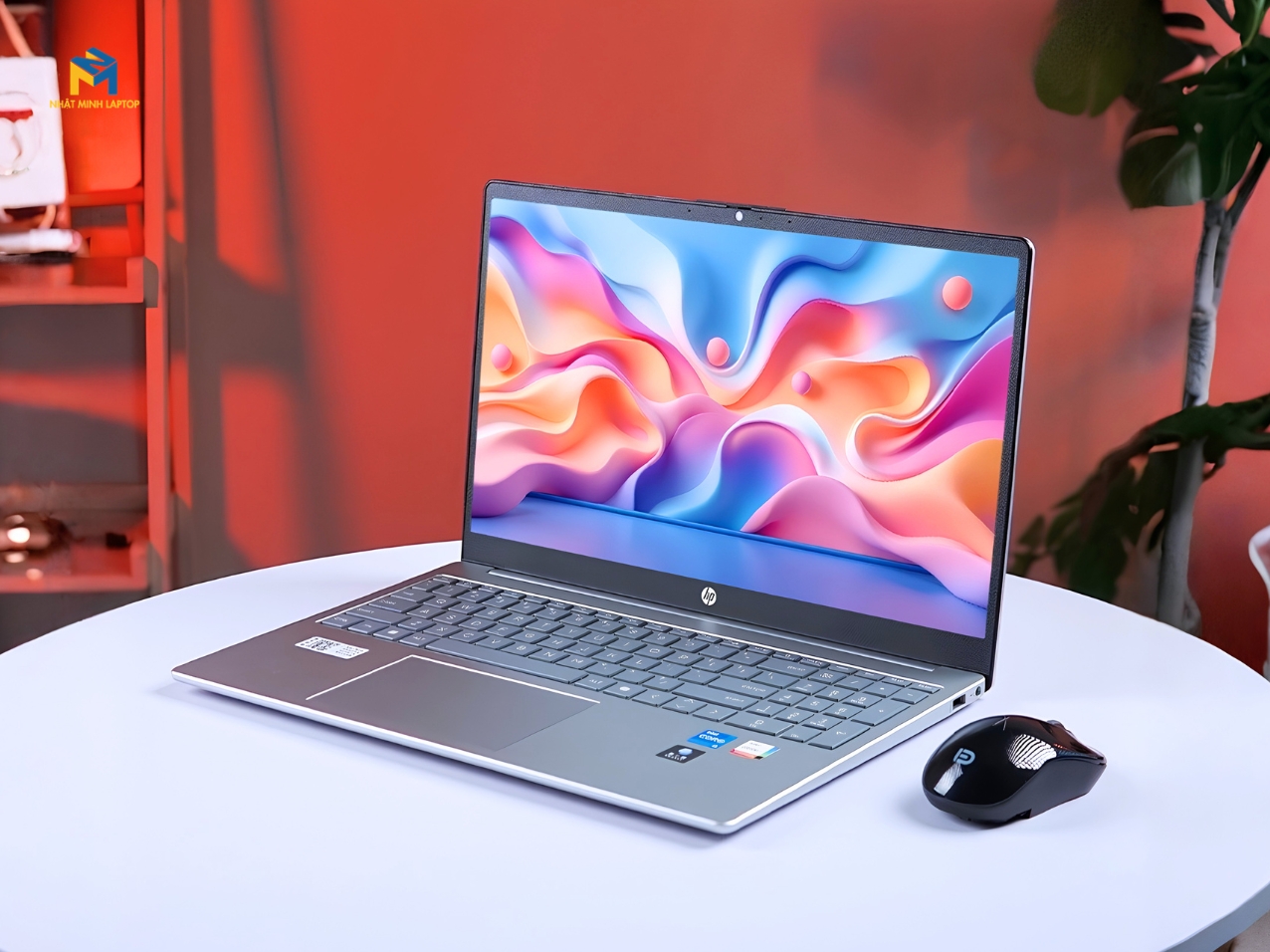Màn Hình 15.6 Inch Sắc Nét, Trải Nghiệm Hình Ảnh Sống Động