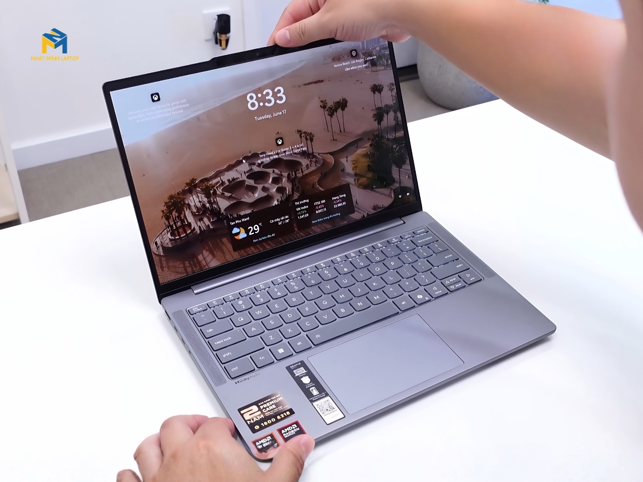 Màn hình FHD viền siêu mỏng