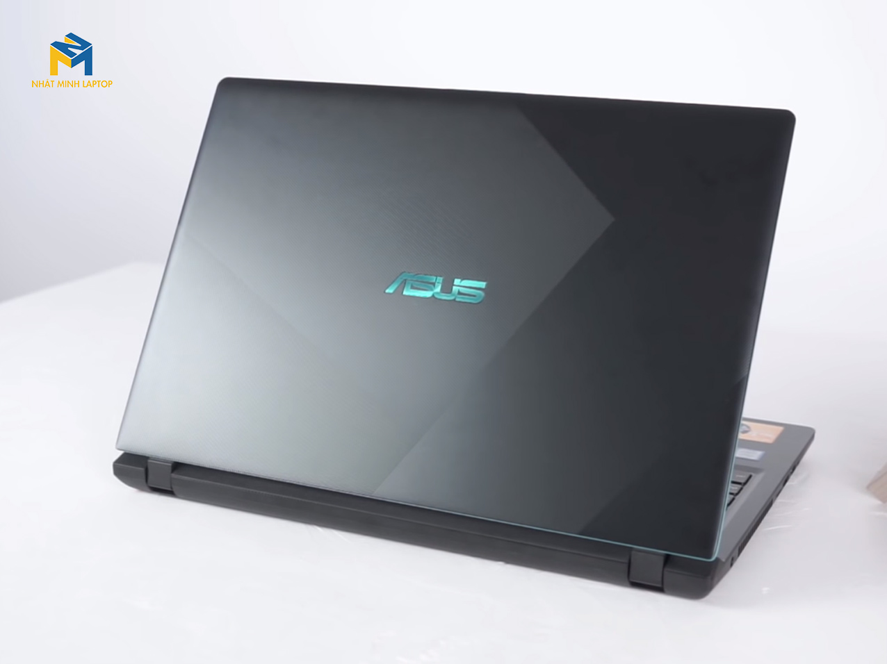 Laptop Asus F560UD 8GB 512GB Nvidia GTX1050 4GB