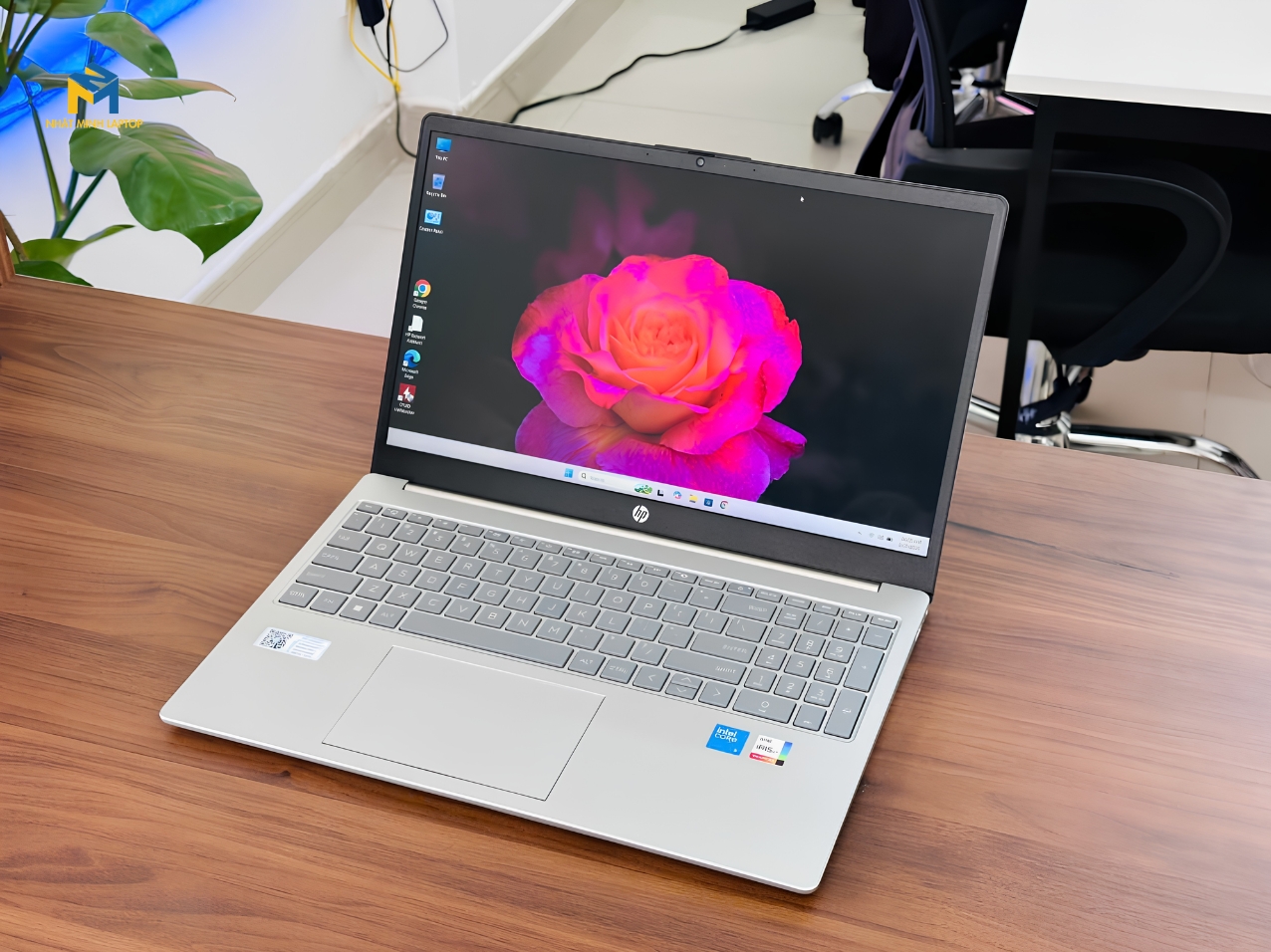 Laptop HP 15-fd0234TU (Core 5 120U, RAM 16GB, SSD 512GB, FHD)  | Nhật Minh Laptop