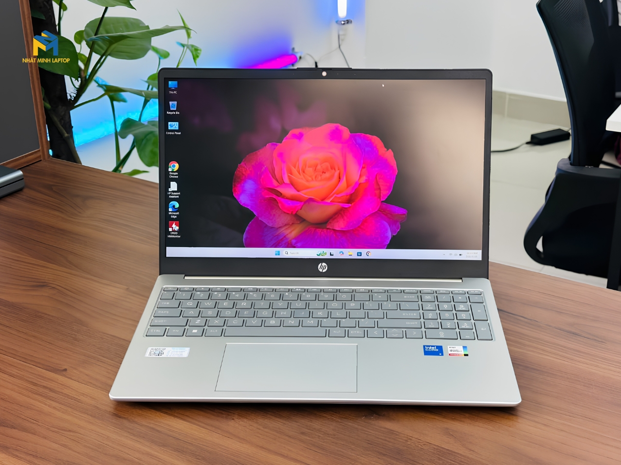 Laptop HP 15-fd0234TU (Core 5 120U, RAM 16GB, SSD 512GB, FHD)  | Nhật Minh Laptop