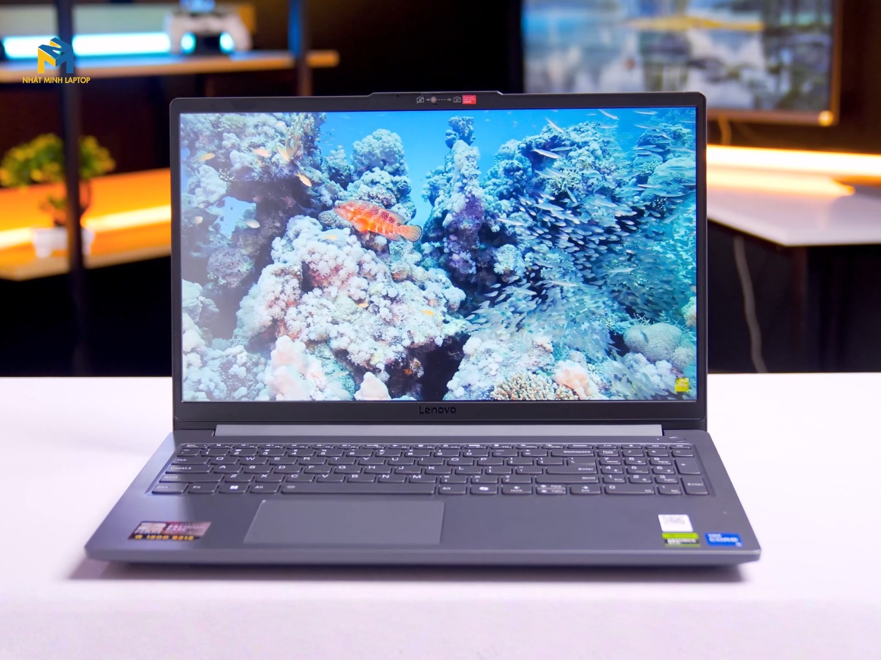 Laptop Lenovo LOQ Essential 15IAX9E-83LK0079VN: Chip HX Mạnh Mẽ, Màn Hình 100% sRGB
