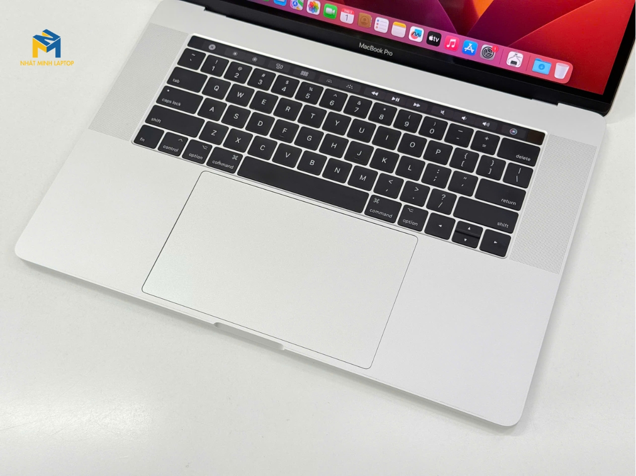 MacBook Pro 15-inch 2017 - Laptop Retina Core i7, Radeon Pro 555/560