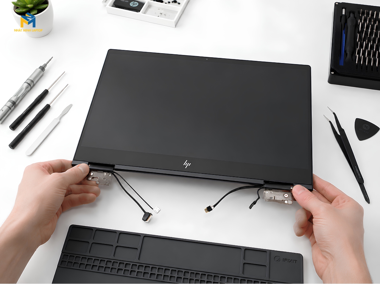 Thay Cụm Màn Hình HP Envy X360 13AR0071AU Chính Hãng, Lấy Liền Tại TP.HCM