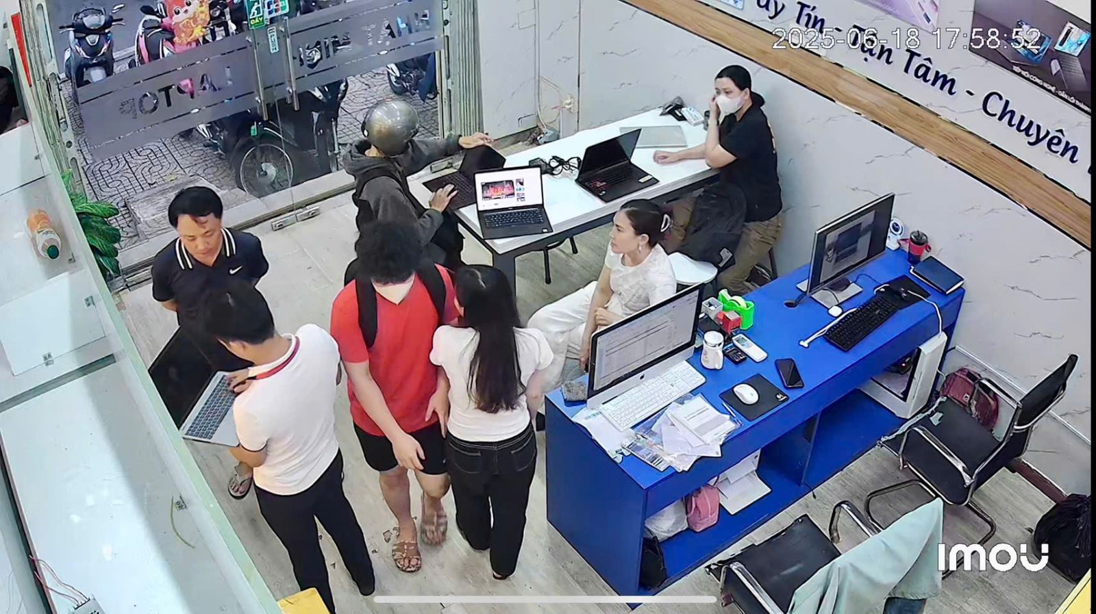 thay màn hình laptop lấy liền