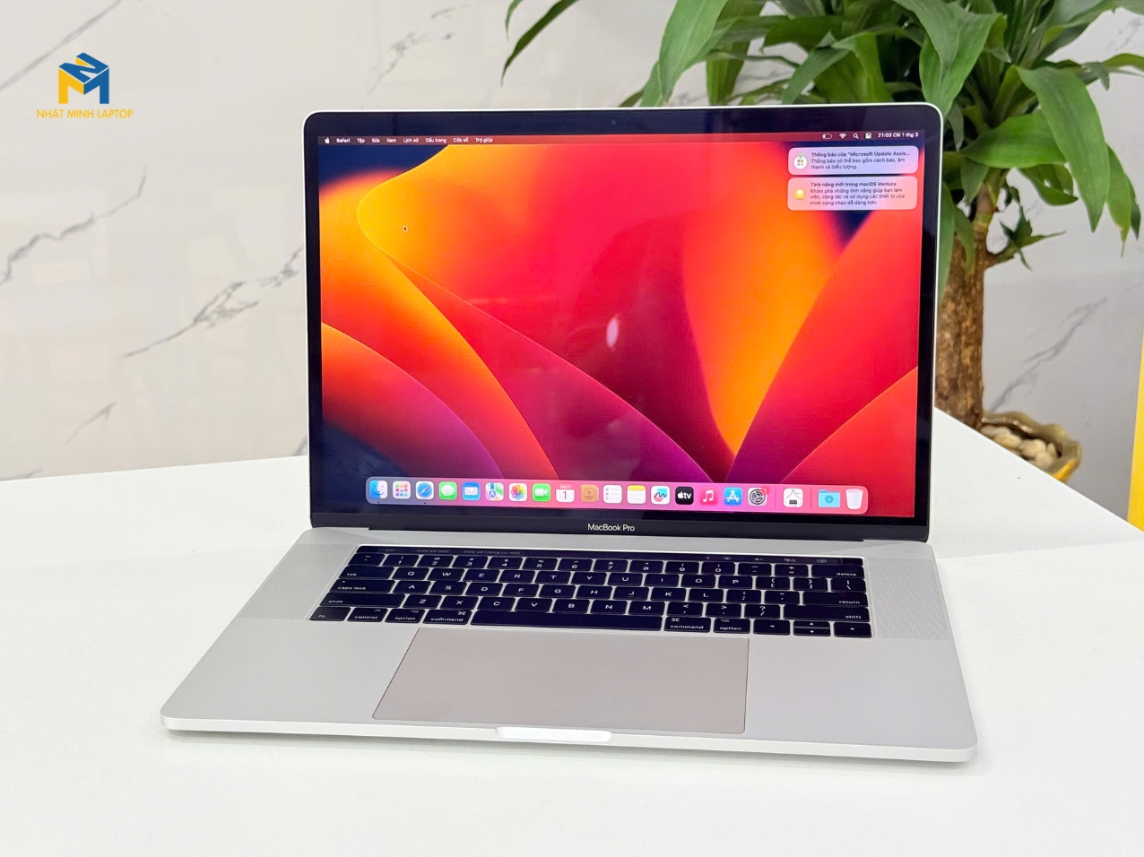 MacBook Pro 15-inch 2017 - Laptop Retina Core i7, Radeon Pro 555/560