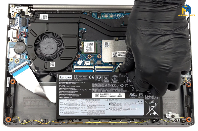 Thay Pin Laptop Lenovo
